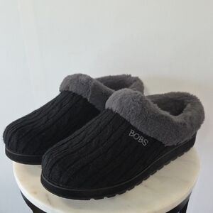 BOBS from Skechers Black Clog with Gray Faux-Fur Size 9